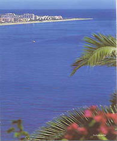 Blick auf Meer und Küste in Andalusien